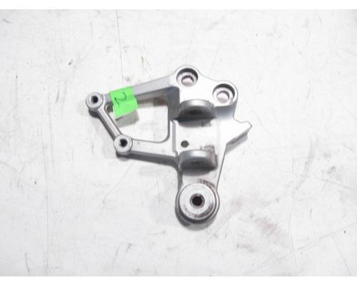 BMW R1100S FOOT PEG BRKT FR.