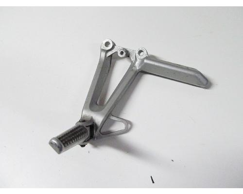 Honda CBR600F4 FOOT PEG REAR