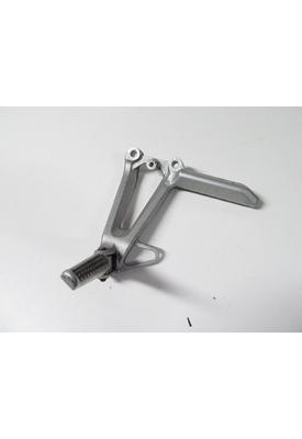 Honda CBR600F4 FOOT PEG REAR