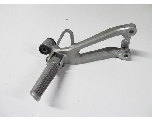 Honda CBR600F4 FOOT PEG REAR