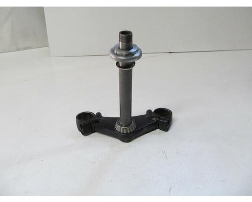 Honda GL1200 TRIPLE TREE LOWER