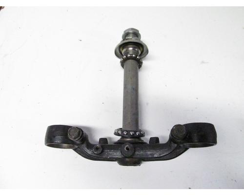 Honda VFR750F TRIPLE TREE LOWER