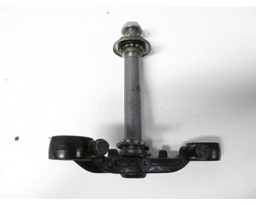 Honda VFR750F TRIPLE TREE LOWER