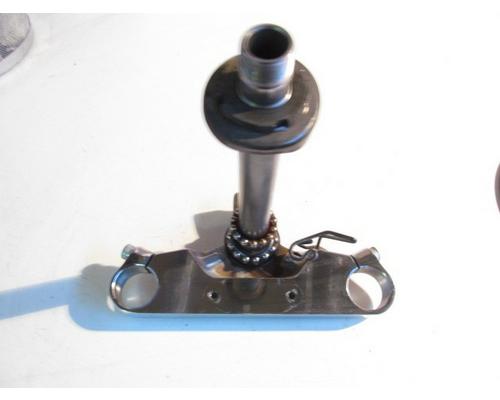 Honda VT600C TRIPLE TREE LOWER