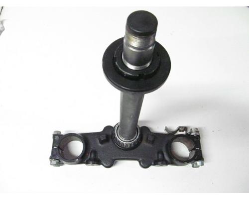 Kawasaki KL650 TRIPLE TREE LOWER