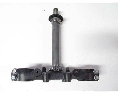 Kawasaki KL650 TRIPLE TREE LOWER