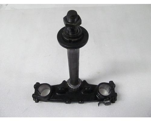 Kawasaki KL650 TRIPLE TREE LOWER