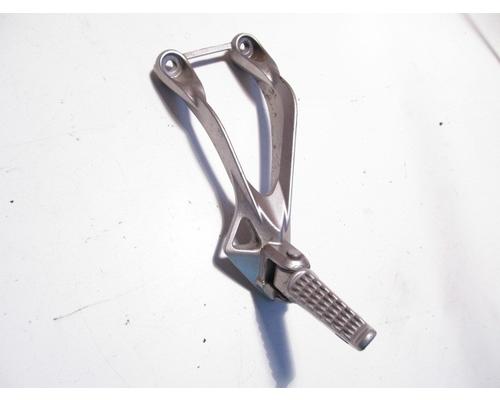 Kawasaki ZX-6R FOOT PEG BRKT REAR