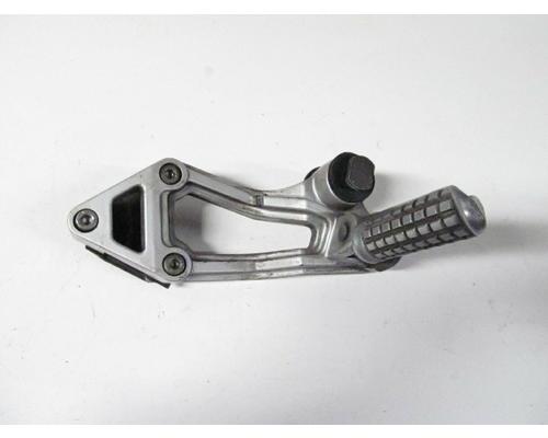 Kawasaki ZX1000-B FOOT PEG REAR