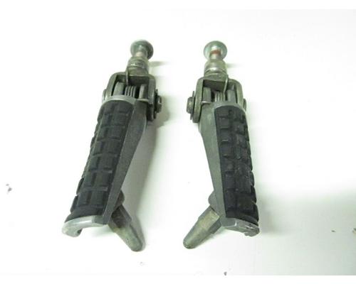 Kawasaki ZX600-D FOOT PEG FR.