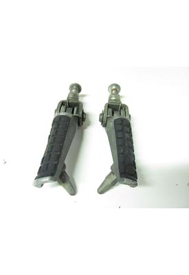 Kawasaki ZX600-D FOOT PEG FR.