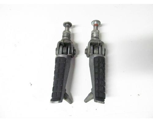 Kawasaki ZX600-D FOOT PEG FR.