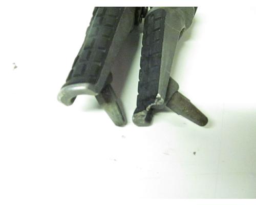 Kawasaki ZX600-D FOOT PEG FR.