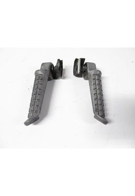 Kawasaki ZX600-D FOOT PEG REAR
