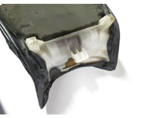 Kawasaki ZX600-D SEAT