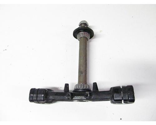 Kawasaki ZX600-E TRIPLE TREE LOWER