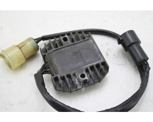 Kawasaki ZX600-J VOLT REGULATORRECTIFIER