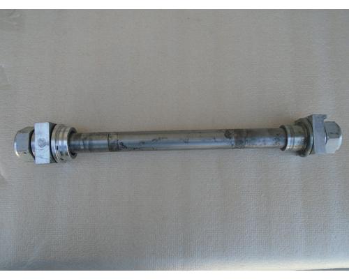 Kawasaki ZX750-P REAR AXLE