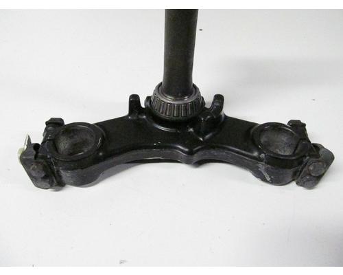 Suzuki GS1100E TRIPLE TREE LOWER