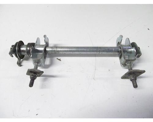 Suzuki GS500E REAR AXLE