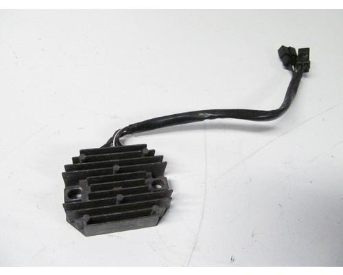 Suzuki GS500E VOLT REGULATORRECTIFIER