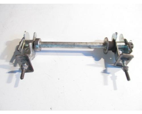 Suzuki GS500F REAR AXLE