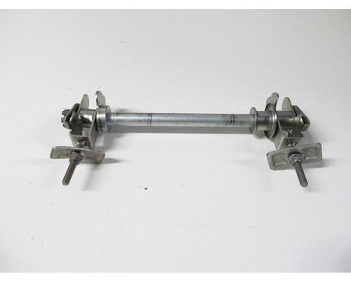 Suzuki GS500F REAR AXLE