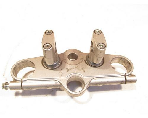 Suzuki GSF1200S TRIPLE TREE UPPER