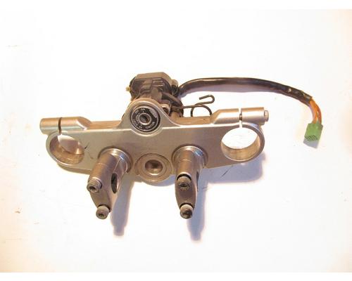 Suzuki GSF1200 TRIPLE TREE UPPER
