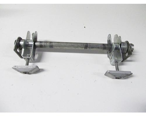 Suzuki GSF600S Bandit REAR AXLE