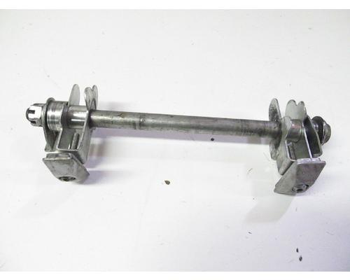 Suzuki GSF600S Bandit REAR AXLE