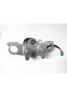 Suzuki GSF600S Bandit TRIPLE TREE UPPER