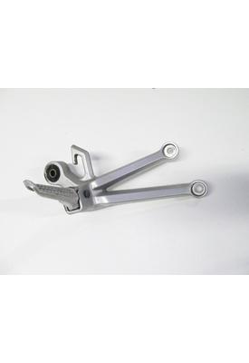 Suzuki GSX-R600 FOOT PEG REAR