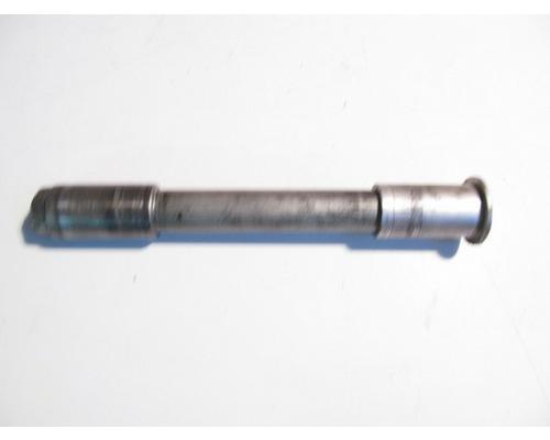 Suzuki GSX-R600 FRONT AXLE