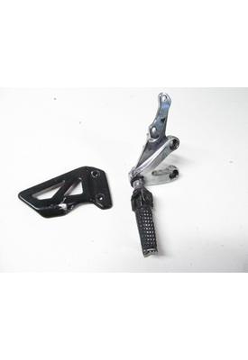 Suzuki GSX-R750 FOOT PEG FR.