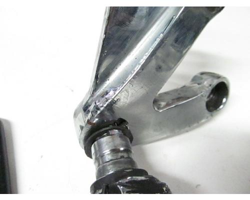 Suzuki GSX-R750 FOOT PEG FR.