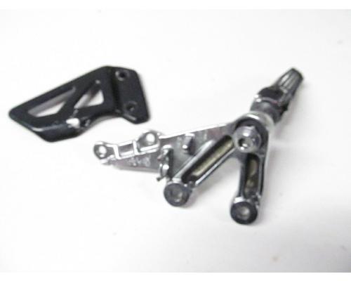 Suzuki GSX-R750 FOOT PEG FR.