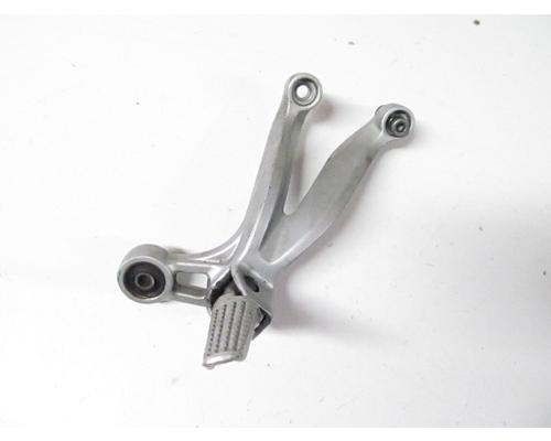 Suzuki GSX-R750 FOOT PEG REAR