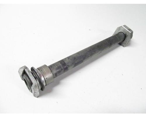 Suzuki GSX-R750 REAR AXLE