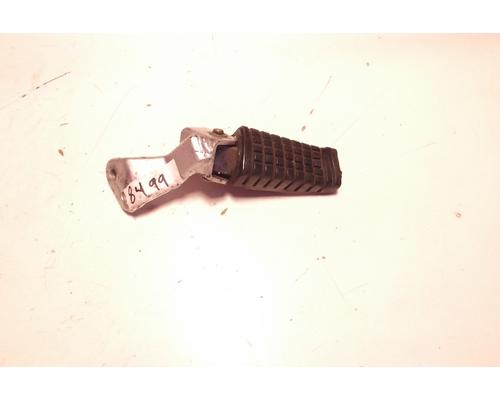 Suzuki GSX600F FOOT PEG FR.