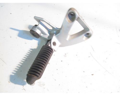 Suzuki GSX600F FOOT PEG REAR