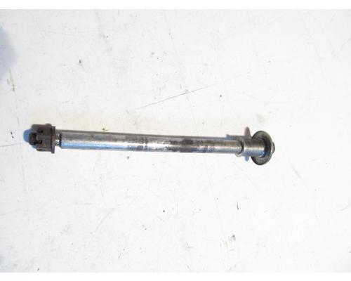 Suzuki GSX600F FRONT AXLE