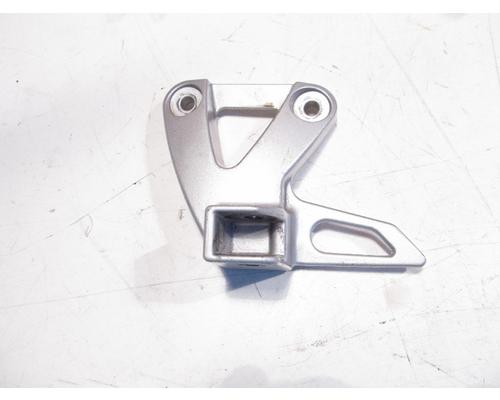 Suzuki GSX750F FOOT PEG BRKT REAR