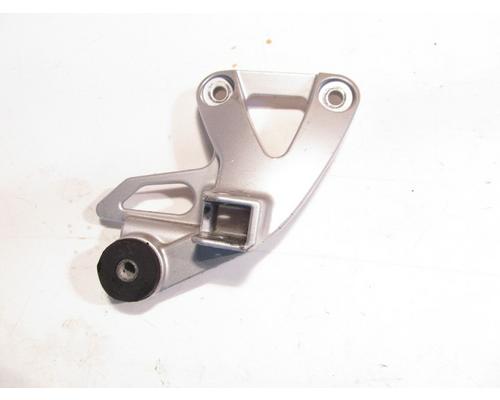 Suzuki GSX750F FOOT PEG BRKT REAR