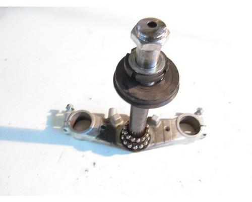 Suzuki SV650 TRIPLE TREE LOWER