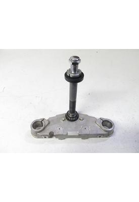 Suzuki VL1500 TRIPLE TREE LOWER
