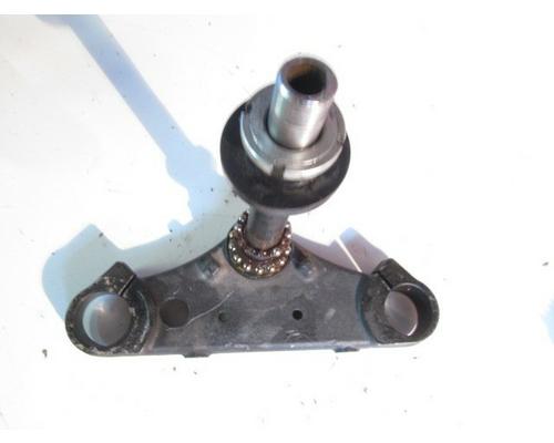 Suzuki vz800 marauder TRIPLE TREE LOWER