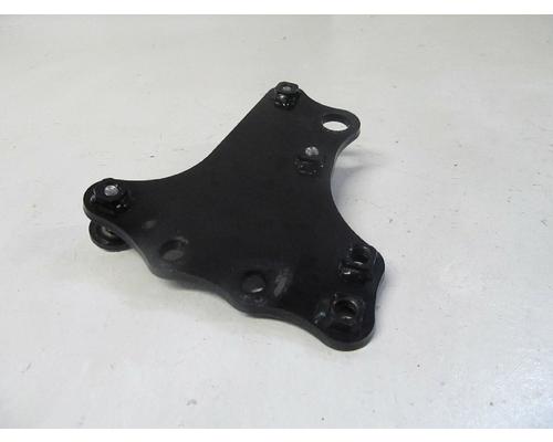 Yamaha FZ6R FOOT PEG BRKT FR.