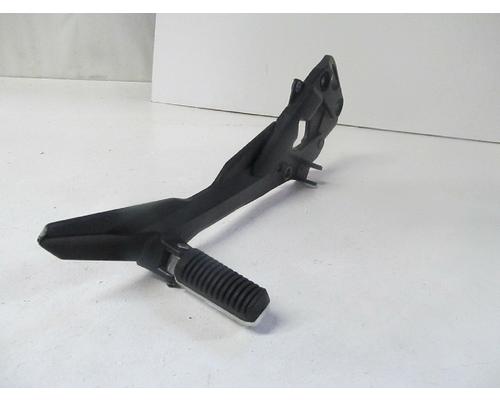 Yamaha FZ6R FOOT PEG BRKT REAR