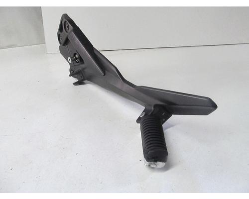 Yamaha FZ6R FOOT PEG BRKT REAR